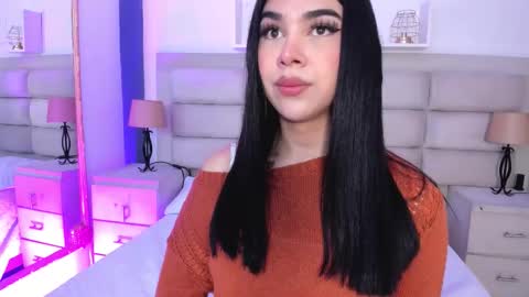 Snapshot of rosecassie chatting on 09.20.25 Rose online show from 09.20.25