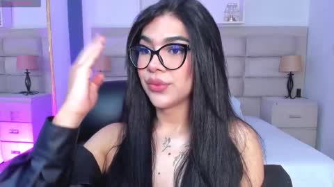 Snapshot of rosecassie chatting on 09.21.25 Rose online show from 09.21.25