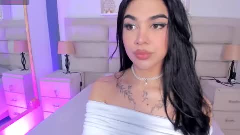 Snapshot of rosecassie chatting on 10.03.25 Rose online show from 10.03.25