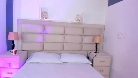 Snapshot of rosecassie chatting on 10.19.25 Rose online show from 10.19.25