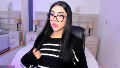 Snapshot of rosecassie chatting on 10.21.25 Rose online show from 10.21.25