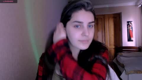 Snapshot of roselina_ chatting on 12.20.24 Rose online show from 12.20.24