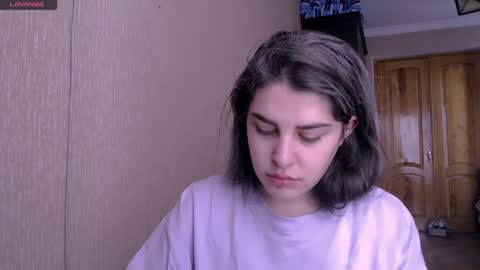 Snapshot of roselina_ chatting on 01.09.25 Rose online show from 01.09.25