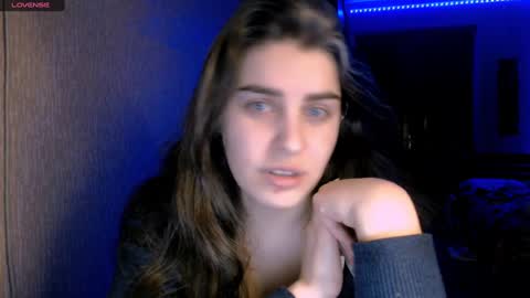 Snapshot of roselina_ chatting on 01.20.25 Rose online show from 01.20.25