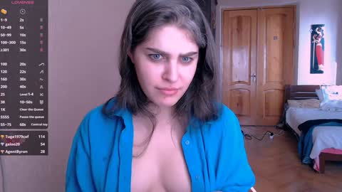 Snapshot of roselina_ chatting on 01.29.25 Rose online show from 01.29.25