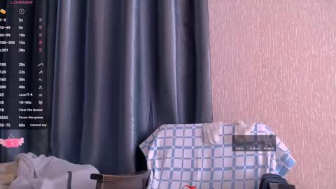 Snapshot of roselina_ chatting on 02.15.25 Rose online show from 02.15.25