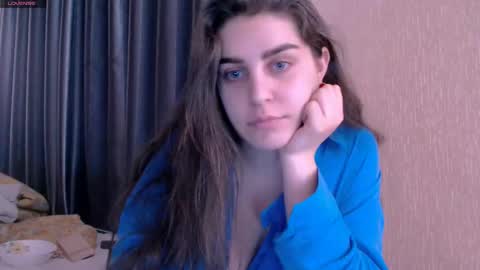 Snapshot of roselina_ chatting on 02.19.25 Rose online show from 02.19.25