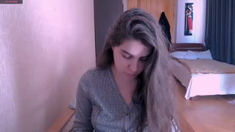 Snapshot of roselina_ chatting on 03.04.25 Rose online show from 03.04.25