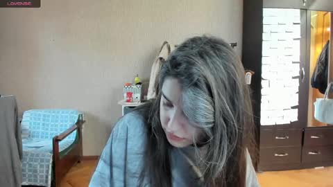 Snapshot of roselina_ chatting on 05.03.26 Rose online show from 05.03.26