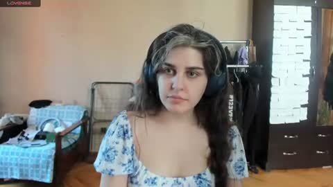Snapshot of roselina_ chatting on 06.25.26 Rose online show from 06.25.26