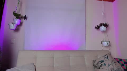 Snapshot of roselinedior chatting on 01.21.25 Lyla OF roselinedior online show from 01.21.25