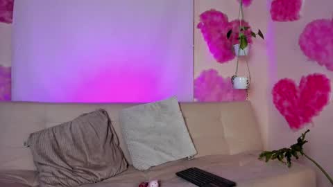 Snapshot of roselinedior chatting on 02.21.25 Lyla OF roselinedior online show from 02.21.25