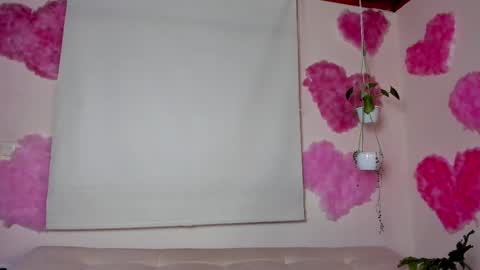 Snapshot of roselinedior chatting on 02.21.25 Lyla OF roselinedior online show from 02.21.25