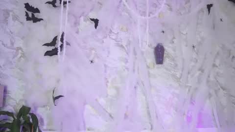 Snapshot of roselinedior chatting on 10.14.25 Lyla OF roselinedior online show from 10.14.25