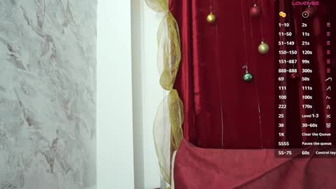 Snapshot of roselinedior chatting on 12.19.25 Lyla OF roselinedior online show from 12.19.25