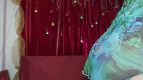 Snapshot of roselinedior chatting on 12.22.25 Lyla OF roselinedior online show from 12.22.25