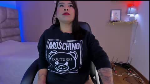 Snapshot of roselyn_caprice chatting on 10.11.25 roselyn online show from 10.11.25