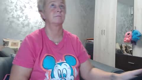 Lovepinklilly online show from 10.11.25