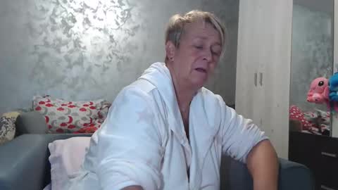 Lovepinklilly online show from 11.06.25