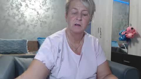 Lovepinklilly online show from 02.08.26