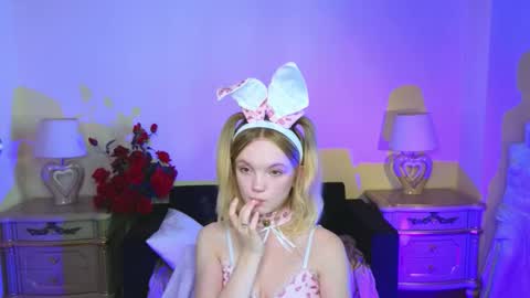 Snapshot of roses_kate chatting on 09.10.25 Sweety Kate online show from 09.10.25