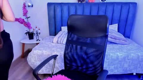 Rose Taylor online show from 10.16.25