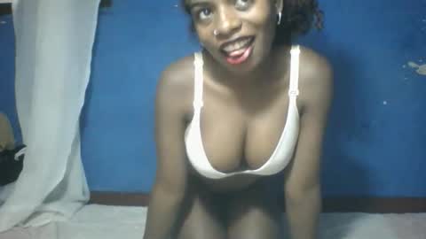 Roseyaa online show from 10.20.25