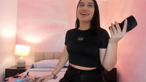 Snapshot of rosie_chell chatting on 05.15.26 Rosie online show from 05.15.26
