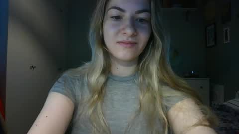 Snapshot of rosie_june chatting on 04.27.26 Rosie online show from 04.27.26
