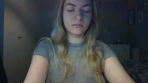 Snapshot of rosie_june chatting on 04.28.26 Rosie online show from 04.28.26