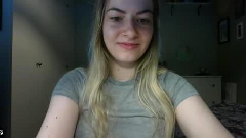 Snapshot of rosie_june chatting on 05.08.26 Rosie online show from 05.08.26