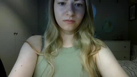 Snapshot of rosie_june chatting on 05.28.26 Rosie online show from 05.28.26