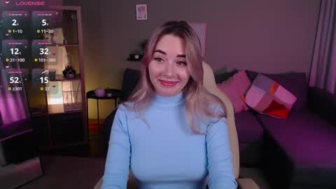 Snapshot of rosie_mac chatting on 11.03.25 Rosie online show from 11.03.25