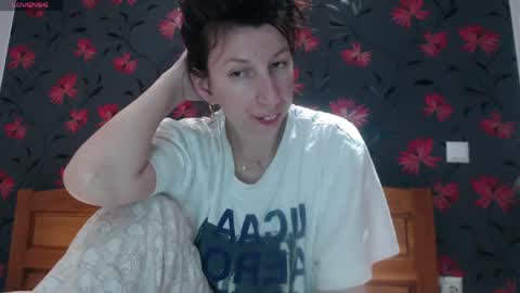 Snapshot of rosiehayes chatting on 04.01.26 RosieHayes online show from 04.01.26