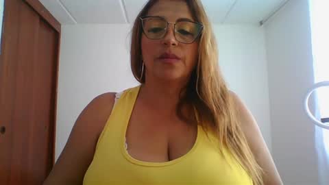 Snapshot of rossanalionheart chatting on 12.22.24 Rossana online show from 12.22.24