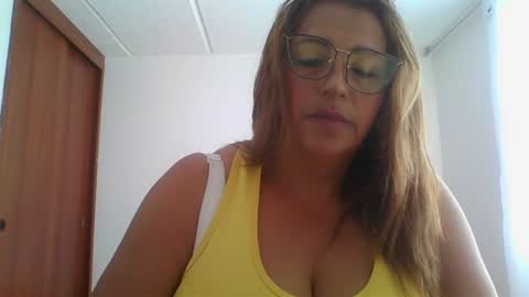 Snapshot of rossanalionheart chatting on 01.12.25 Rossana online show from 01.12.25