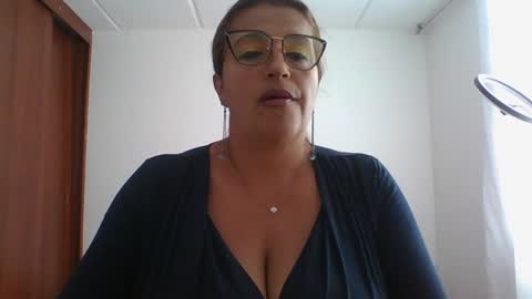 Snapshot of rossanalionheart chatting on 01.30.25 Rossana online show from 01.30.25