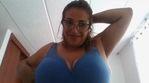 Snapshot of rossanalionheart chatting on 02.09.25 Rossana online show from 02.09.25