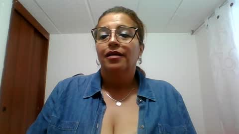 Snapshot of rossanalionheart chatting on 02.15.25 Rossana online show from 02.15.25