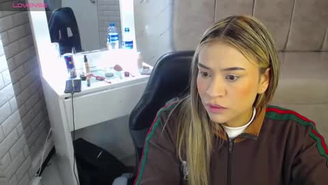 rosse jeane v online show from 12.23.25