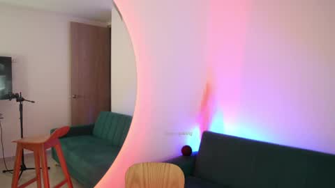 Snapshot of rosseyquiin chatting on 01.06.25 Rossey online show from 01.06.25