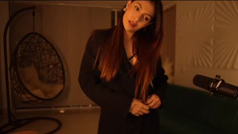 Snapshot of rosseyquiin chatting on 02.07.25 Rossey online show from 02.07.25