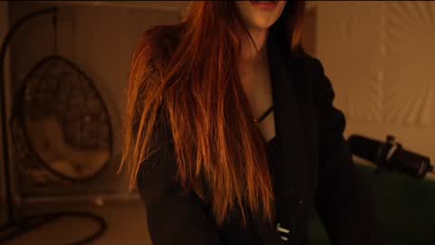 Snapshot of rosseyquiin chatting on 02.07.25 Rossey online show from 02.07.25