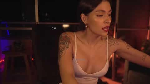 Snapshot of rosseyquiin chatting on 09.22.25 Rossey online show from 09.22.25