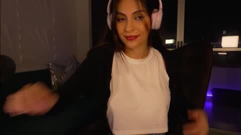 Snapshot of rosseyquiin chatting on 10.21.25 Rossey online show from 10.21.25