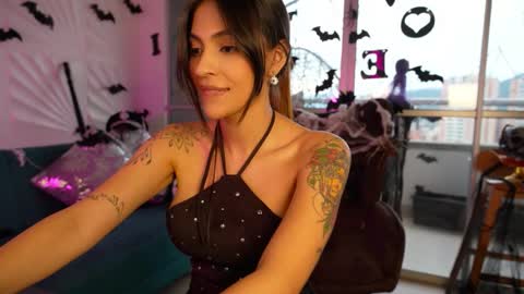 Snapshot of rosseyquiin chatting on 11.03.25 Rossey online show from 11.03.25