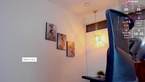 Snapshot of rossi_ss1 chatting on 09.29.25 Ross online show from 09.29.25