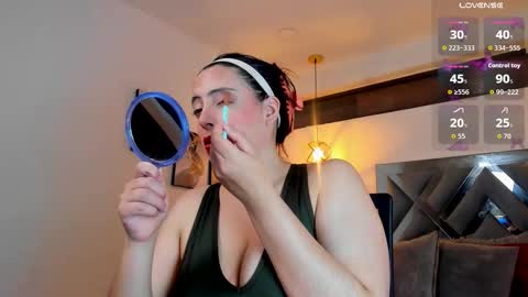 Snapshot of rossi_ss1 chatting on 10.08.25 Ross online show from 10.08.25