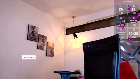 Snapshot of rossi_ss1 chatting on 10.21.25 Ross online show from 10.21.25