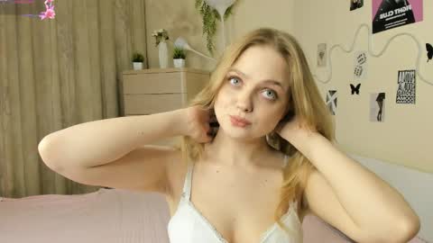Snapshot of rosy_sigh chatting on 05.01.26 Im Luna online show from 05.01.26